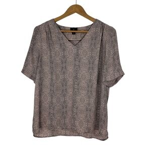 Worthington Women’s Size Medium Pink Snake Print V Neck Short Sleeve Blouse